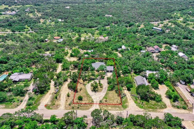 1606 Lone Man Mountain Rd in Wimberley, TX - Building Photo - Building Photo