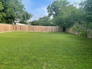 10200 Quail Valley Blvd in Austin, TX - Building Photo - Building Photo