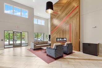 Encore Park Apartments in St. Cloud, MN - Foto de edificio - Building Photo