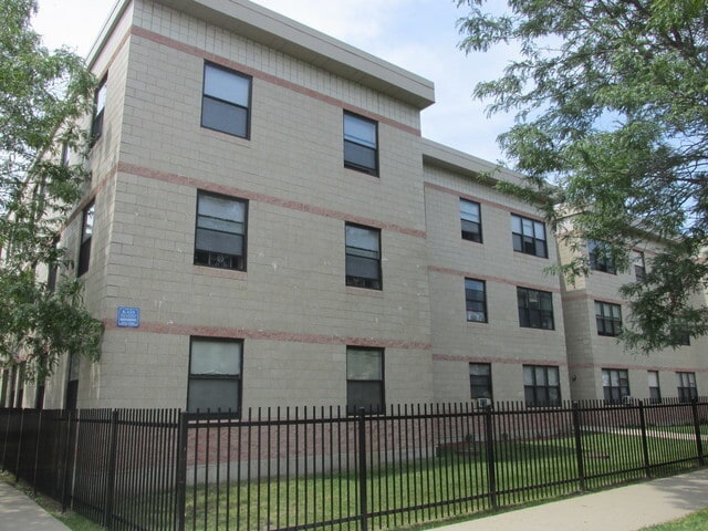 property at 4752 S Wabash Ave