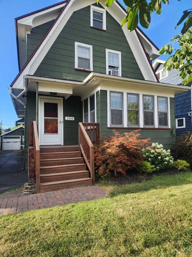 104 Spencer Rd in Irondequoit, NY - Building Photo - Building Photo