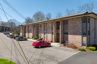 Evergreen Park Garden in Vestal, NY - Building Photo - Building Photo