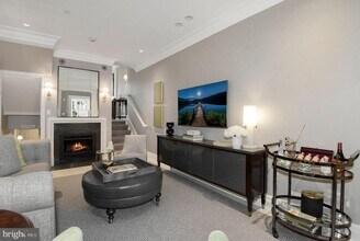 1026 31st St NW in Washington, DC - Building Photo - Building Photo