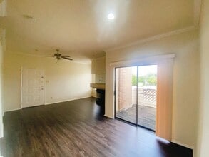 7900 Bissonnet St in Houston, TX - Building Photo - Building Photo