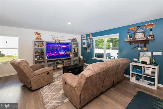 property at 454 Currant Cir