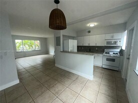8125 Hawthorne Ave, Unit 1 in Miami Beach, FL - Building Photo