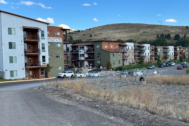 Grant Creek Village Apartments