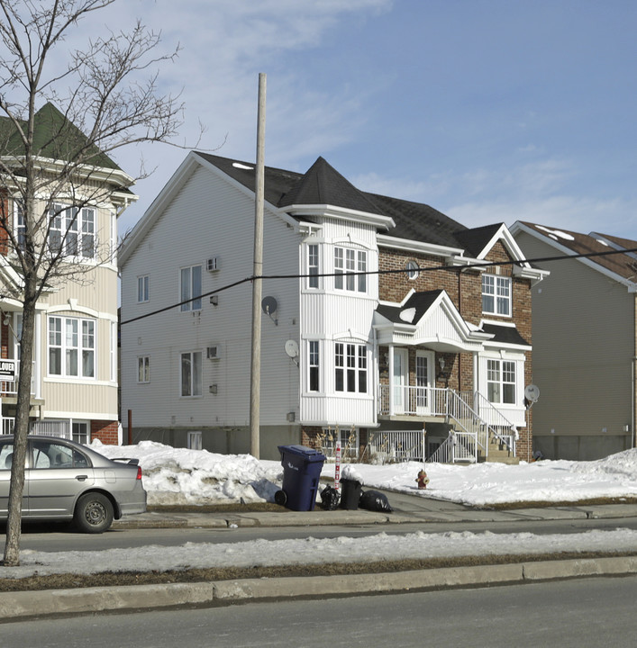 6943-6947 Notre-Dame in Laval, QC - Building Photo