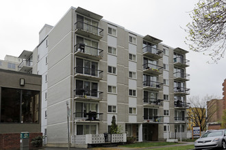 The Emerald in Calgary, AB - Building Photo - Building Photo