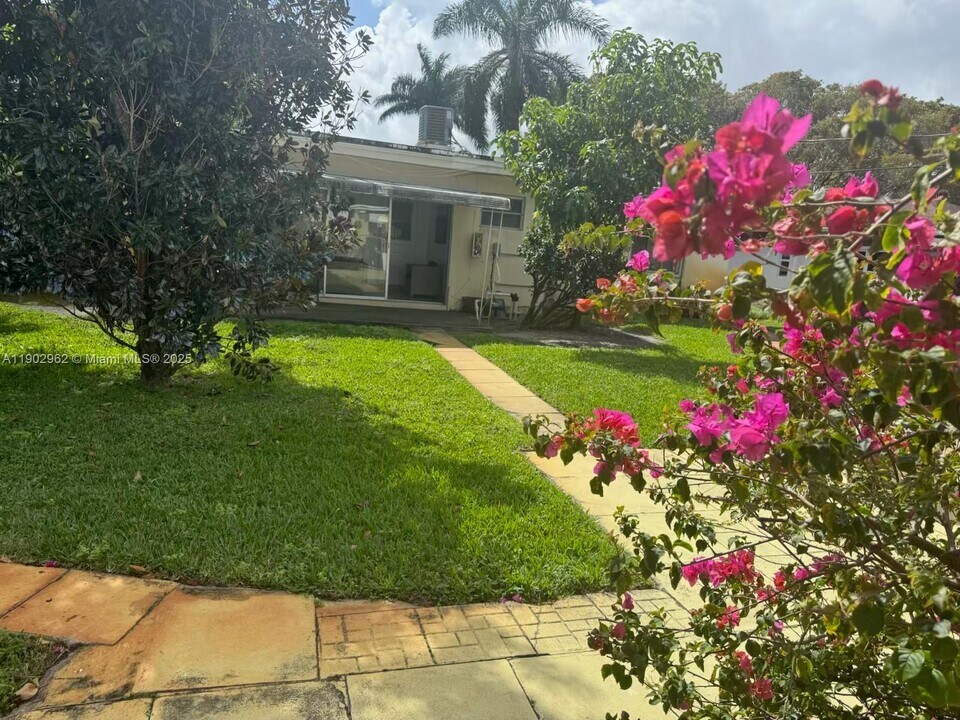 1639 Fletcher St in Hollywood, FL - Building Photo