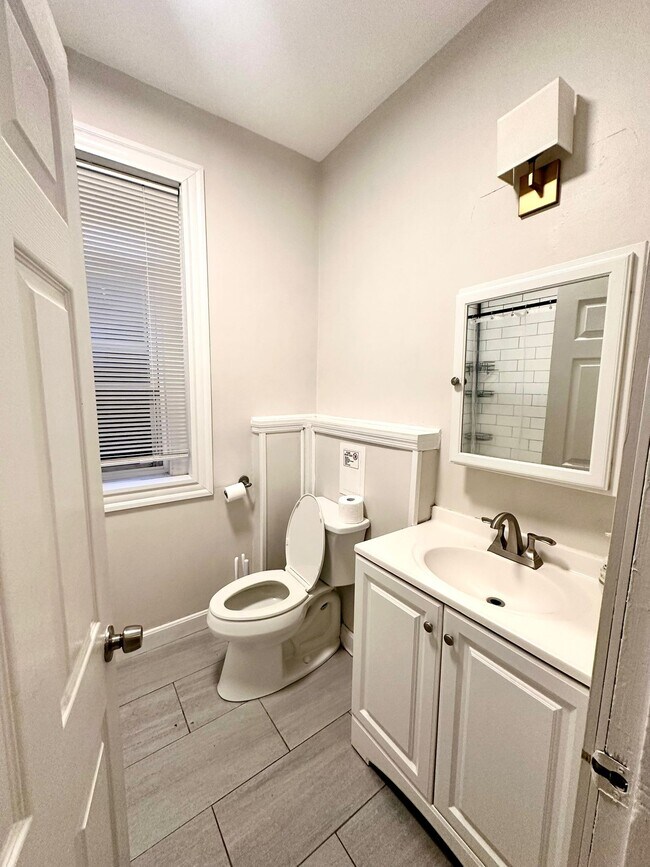 7 Linden St, Unit 1 in Boston, MA - Foto de edificio - Building Photo