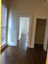 237 E 9th St, Unit 13 in Indianapolis, IN - Building Photo - Building Photo