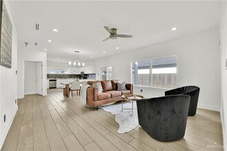 23 Providence Ave in McAllen, TX - Building Photo - Building Photo