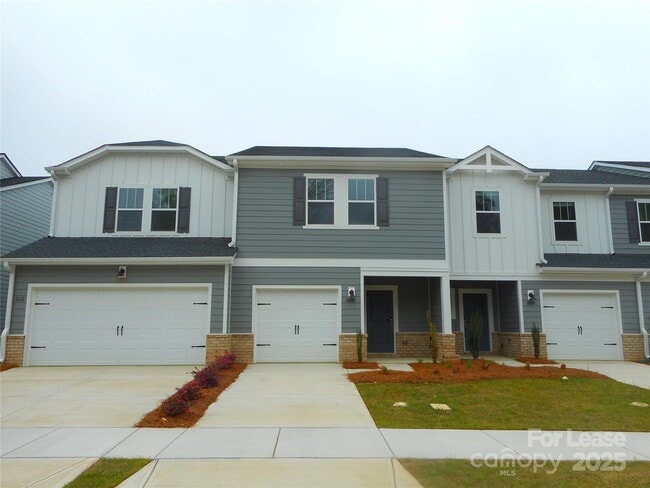 property at 1610 Vlg Grv Ln