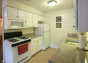 Willow Ridge Apartments in Willow Grove, PA - Building Photo - Interior Photo