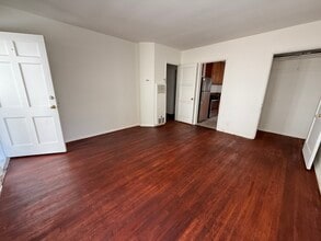 2115 S Bentley Ave, Unit 2115 in Los Angeles, CA - Building Photo - Building Photo