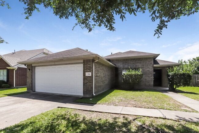 3306 Coldwater Canyon Ln