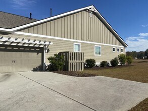 38 Daffodil Farm Rd in Bluffton, SC - Foto de edificio - Building Photo