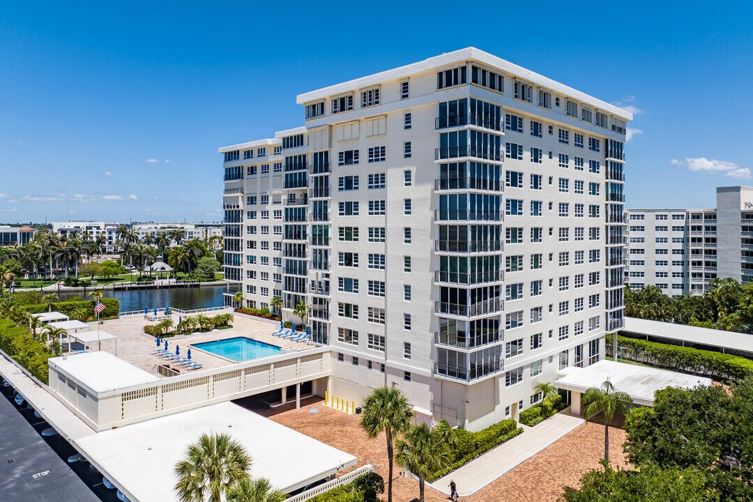 BARR TERRACE in Delray Beach, FL - Building Photo