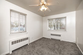 Franklin Court Apartments in Des Moines, IA - Foto de edificio - Interior Photo
