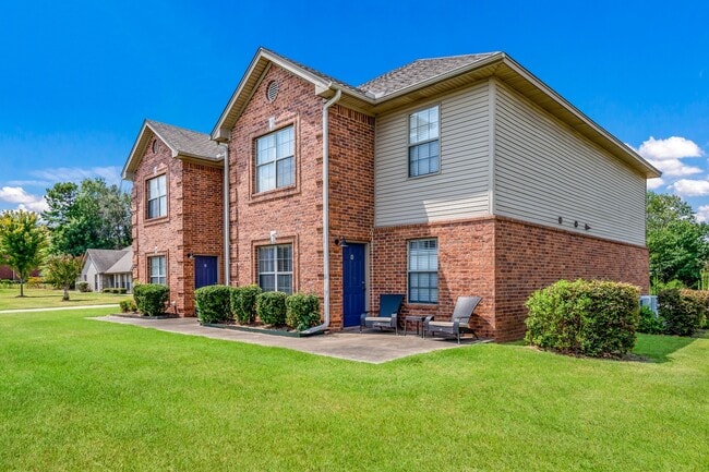 The Retreat of Maumelle in North Little Rock, AR - Building Photo - Building Photo