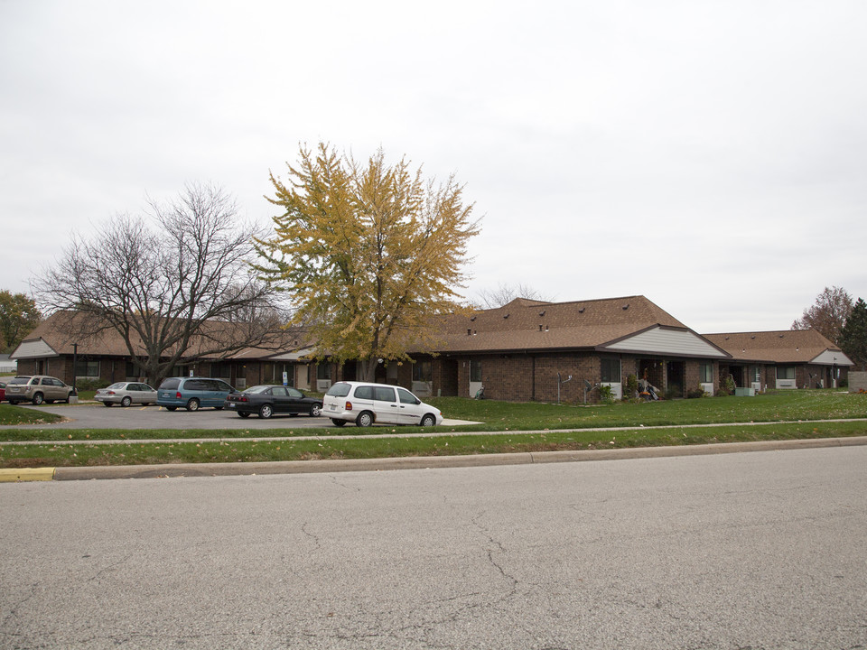 Leisure Acres in Washington, IL - Foto de edificio