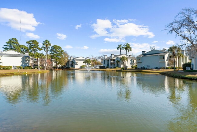 1481 Center St in Mount Pleasant, SC - Foto de edificio - Building Photo