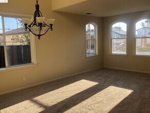5666 Arcadia Cir in Discovery Bay, CA - Building Photo - Building Photo