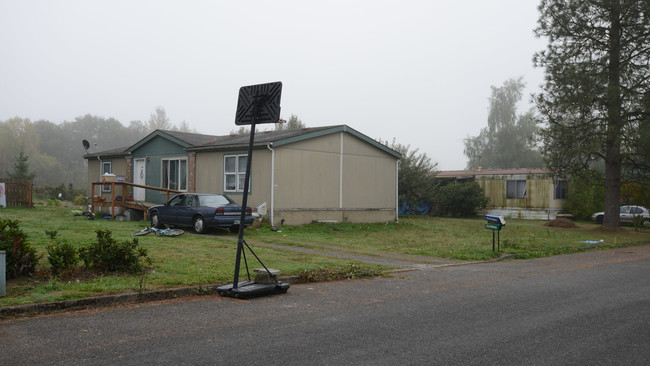 Western Manor in Battle Ground, WA - Building Photo - Building Photo