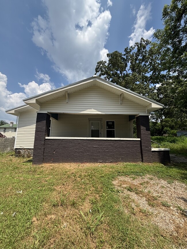 property at 709 30th St SW