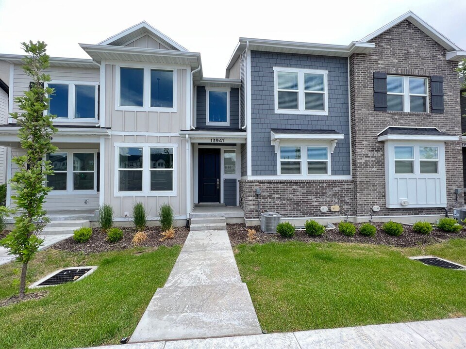 13941 Little Rdg Ln in Herriman, UT - Building Photo