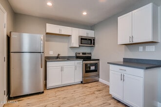 801 E Puget Ave in Phoenix, AZ - Building Photo - Building Photo