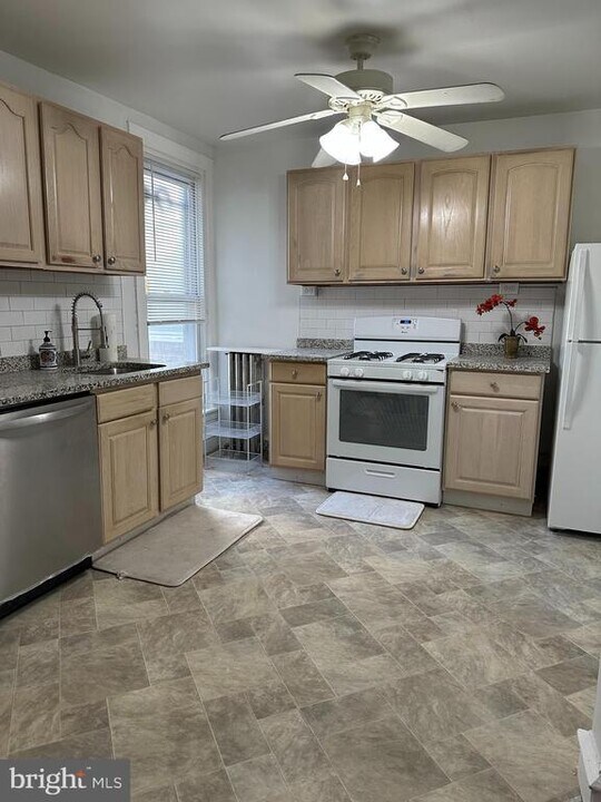 5928 Loretto Ave in Philadelphia, PA - Building Photo