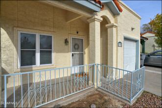 237 S Alto Mesa Dr in El Paso, TX - Foto de edificio - Building Photo