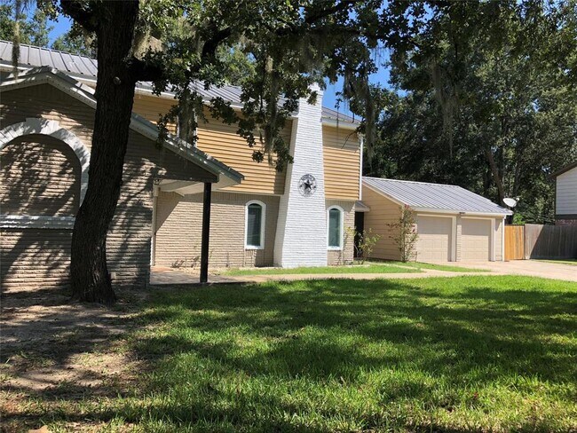 2606 N Woodloch St in Conroe, TX - Building Photo - Building Photo