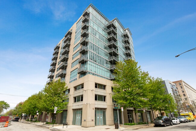 1000 W Leland Ave, Unit 7H in Chicago, IL - Foto de edificio - Building Photo