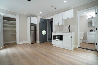 142 Dorchester St in Boston, MA - Building Photo - Building Photo