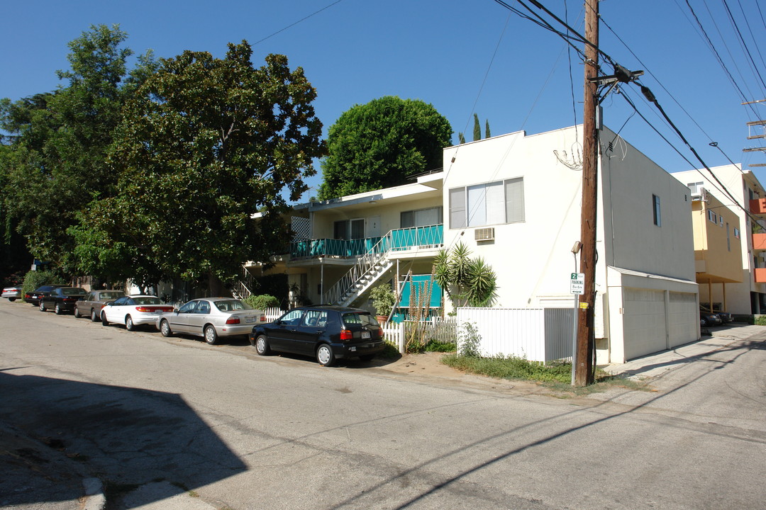 3855 Riverton Ave in Studio City, CA - Building Photo