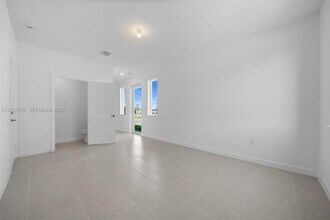 715 SE 15th St in Homestead, FL - Building Photo - Building Photo