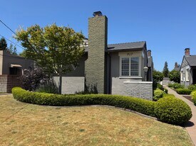 917 Santa Clara Ave, Unit B in Alameda, CA - Building Photo