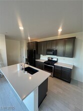 742 Cottonwood Hl Pl in Henderson, NV - Building Photo - Building Photo
