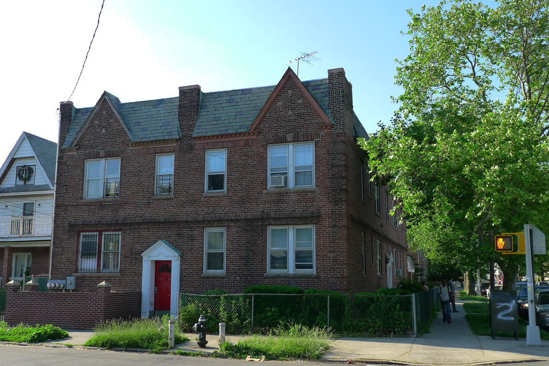 9505 Lefferts Blvd in South Richmond Hill, NY - Building Photo