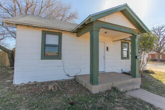 1100 E 12th St in Big Spring, TX - Building Photo - Building Photo