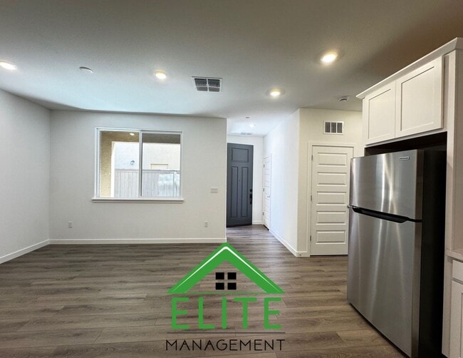 12688 Molli Ave in Rancho Cordova, CA - Building Photo - Building Photo