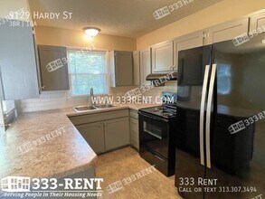 9129 Hardy St in Overland Park, KS - Building Photo - Building Photo