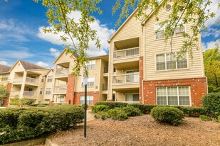 Lealand Place in Lawrenceville, GA - Building Photo