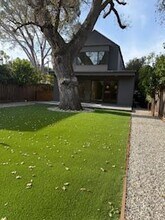829 La Para Ave in Palo Alto, CA - Building Photo - Building Photo