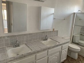 825 Raaberg Way in Santa Maria, CA - Building Photo - Building Photo