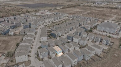 11915 Oakmont Valley Trace in Houston, TX - Building Photo - Building Photo