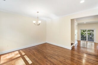 241 Weaver St in Greenwich, CT - Building Photo - Building Photo